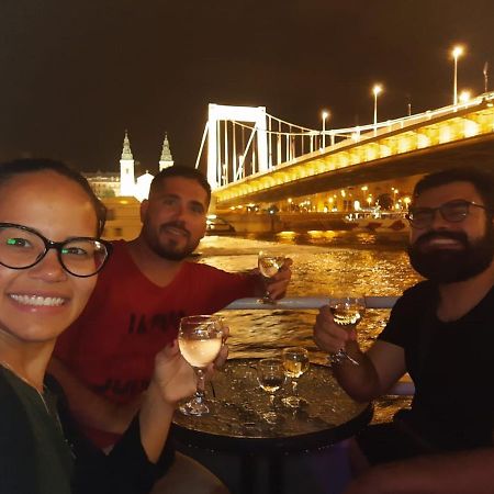 Black Dog Hostel Budapest Ngoại thất bức ảnh