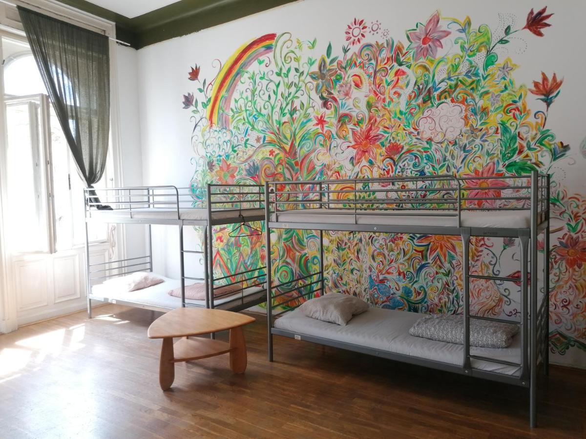 Black Dog Hostel Budapest Ngoại thất bức ảnh
