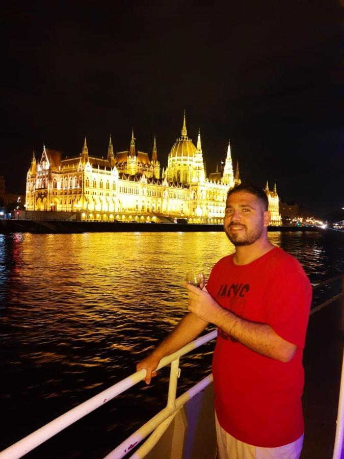 Black Dog Hostel Budapest Ngoại thất bức ảnh
