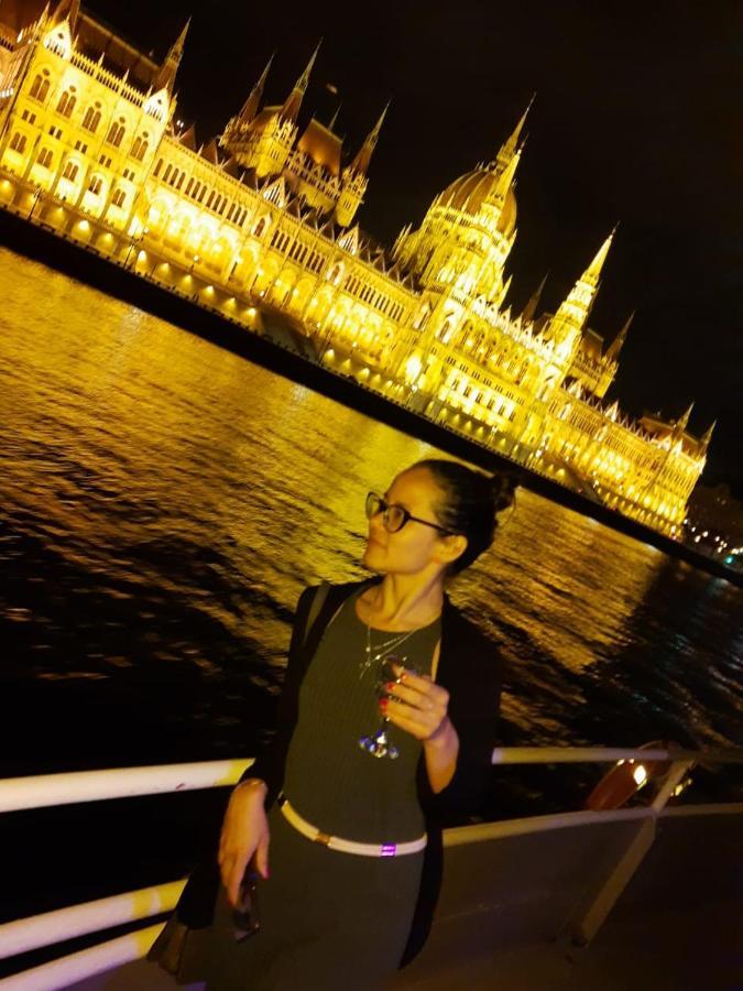 Black Dog Hostel Budapest Ngoại thất bức ảnh