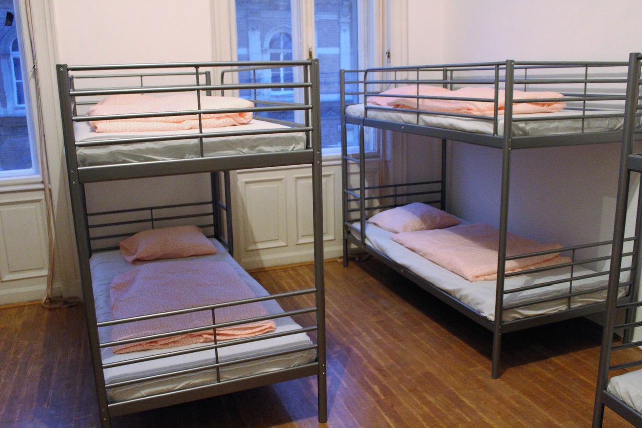 Black Dog Hostel Budapest Ngoại thất bức ảnh