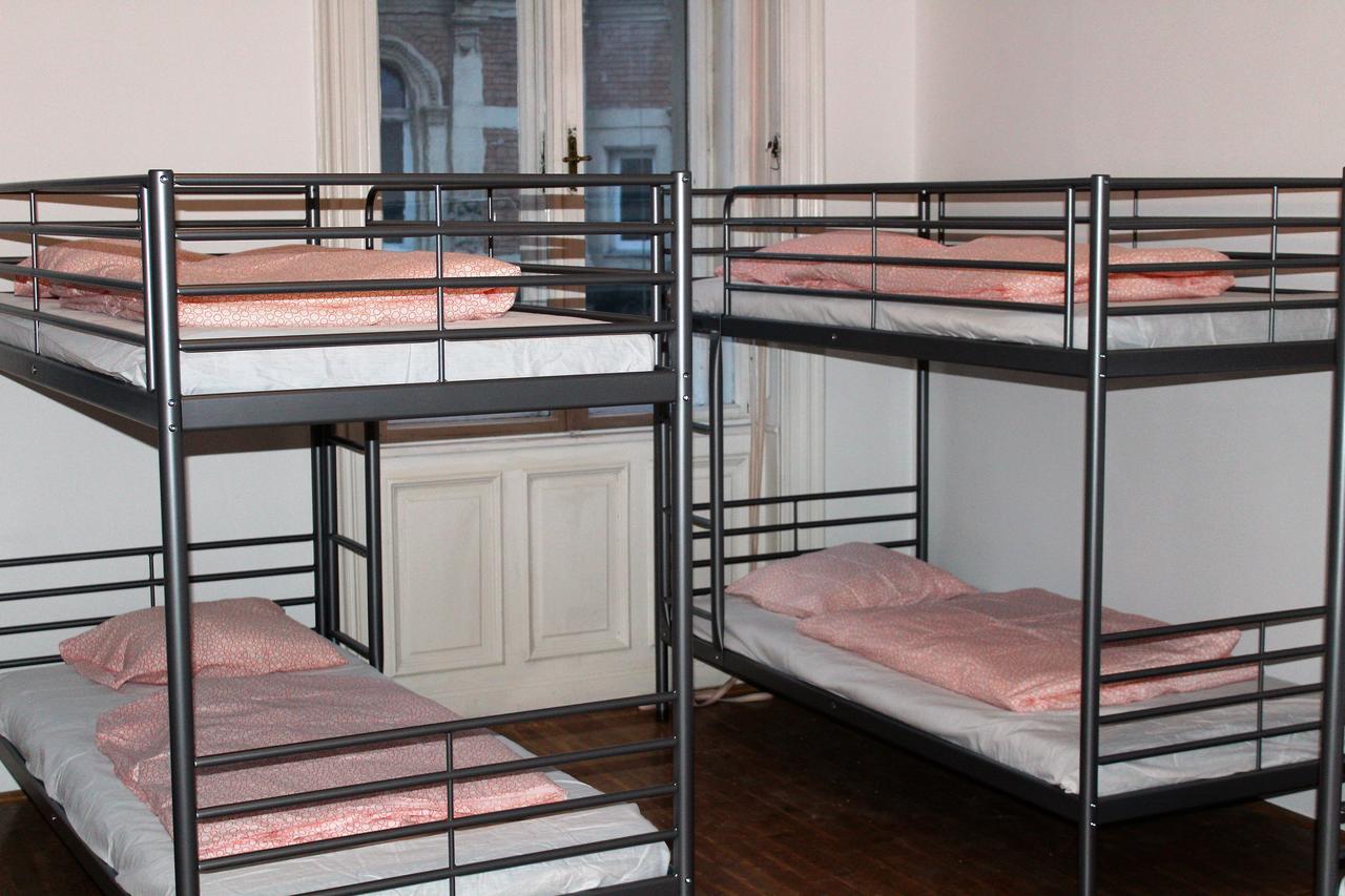 Black Dog Hostel Budapest Ngoại thất bức ảnh