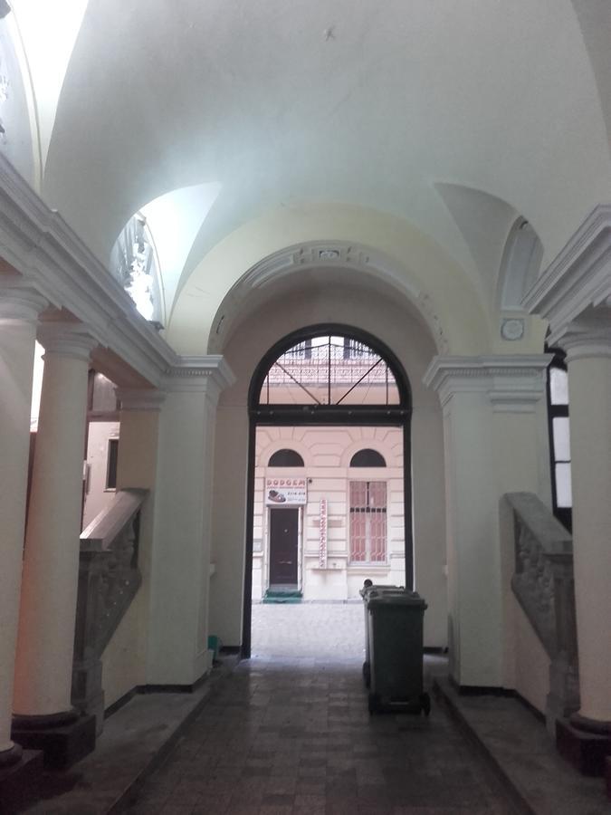Black Dog Hostel Budapest Ngoại thất bức ảnh