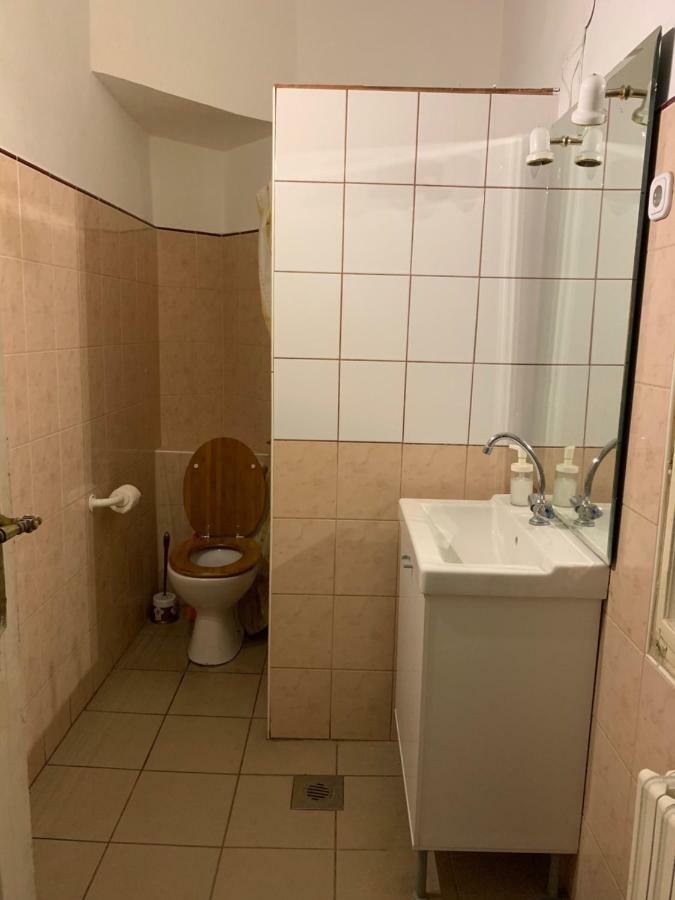 Black Dog Hostel Budapest Ngoại thất bức ảnh